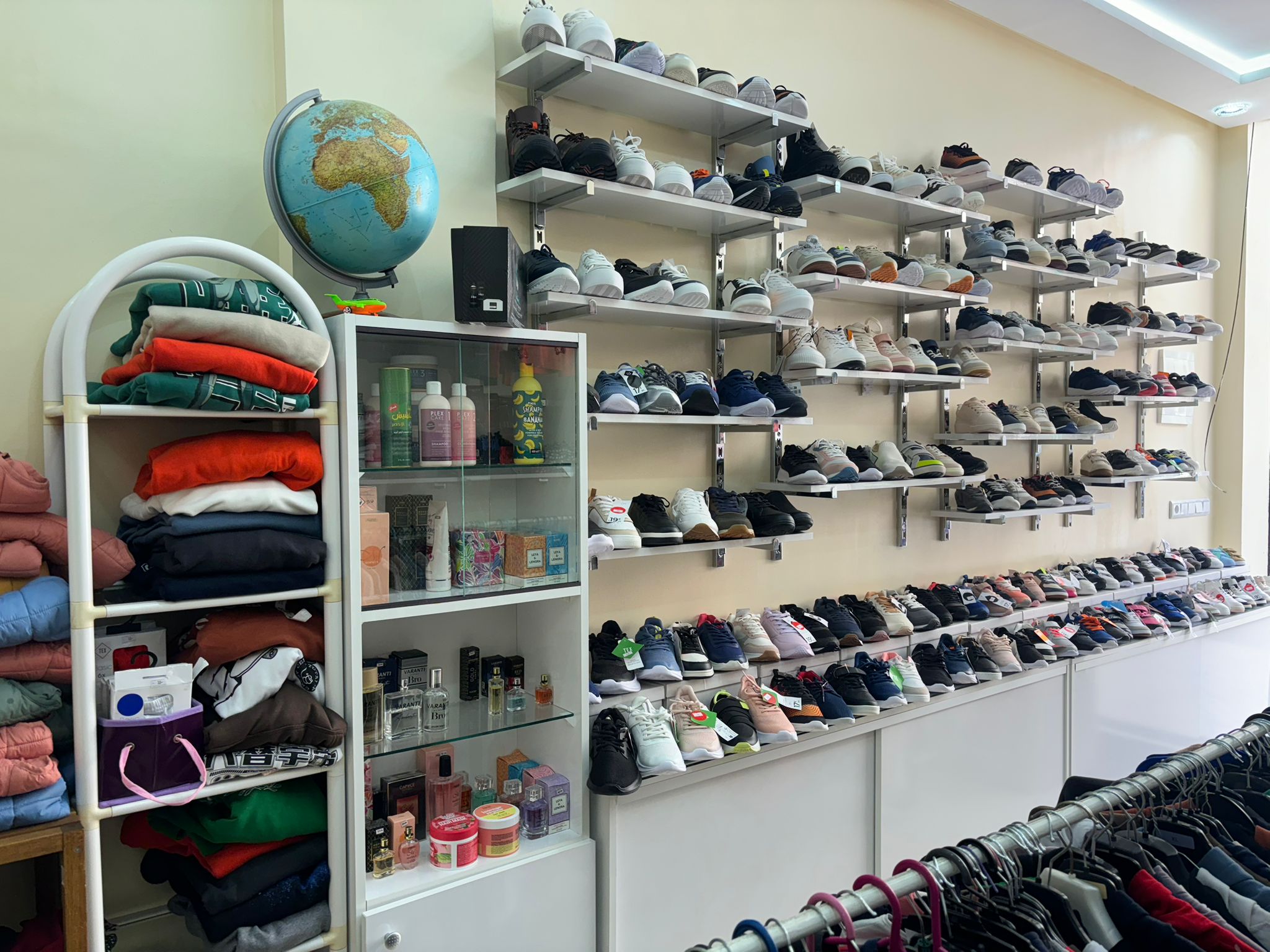 Intérieur boutique Les 4 Saisons